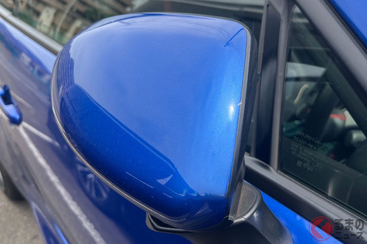 駐車場でドアミラーを畳む意味とは?