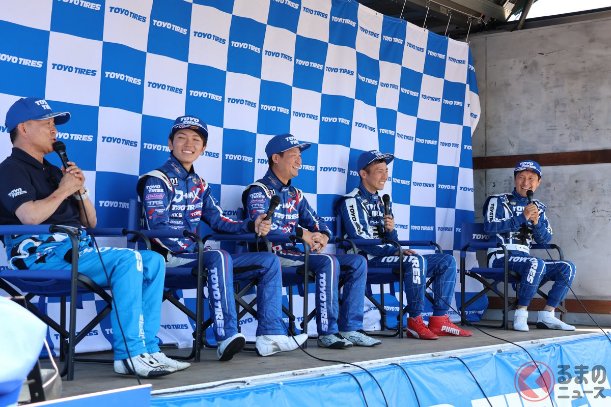 トークショーに登壇した、左から木下隆之さん、田野結希選手、横井昌志選手、松山北斗選手、川畑真人選手