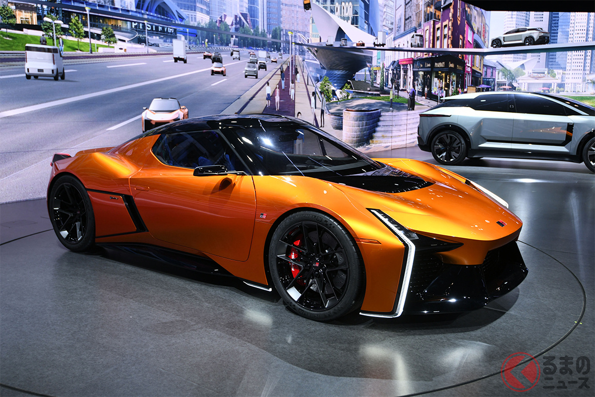 トヨタのスポーツカーコンセプト「FT-Se」の奥には同じプラットフォームを共有するSUVタイプのコンセプトカー「FT-3e」の姿も