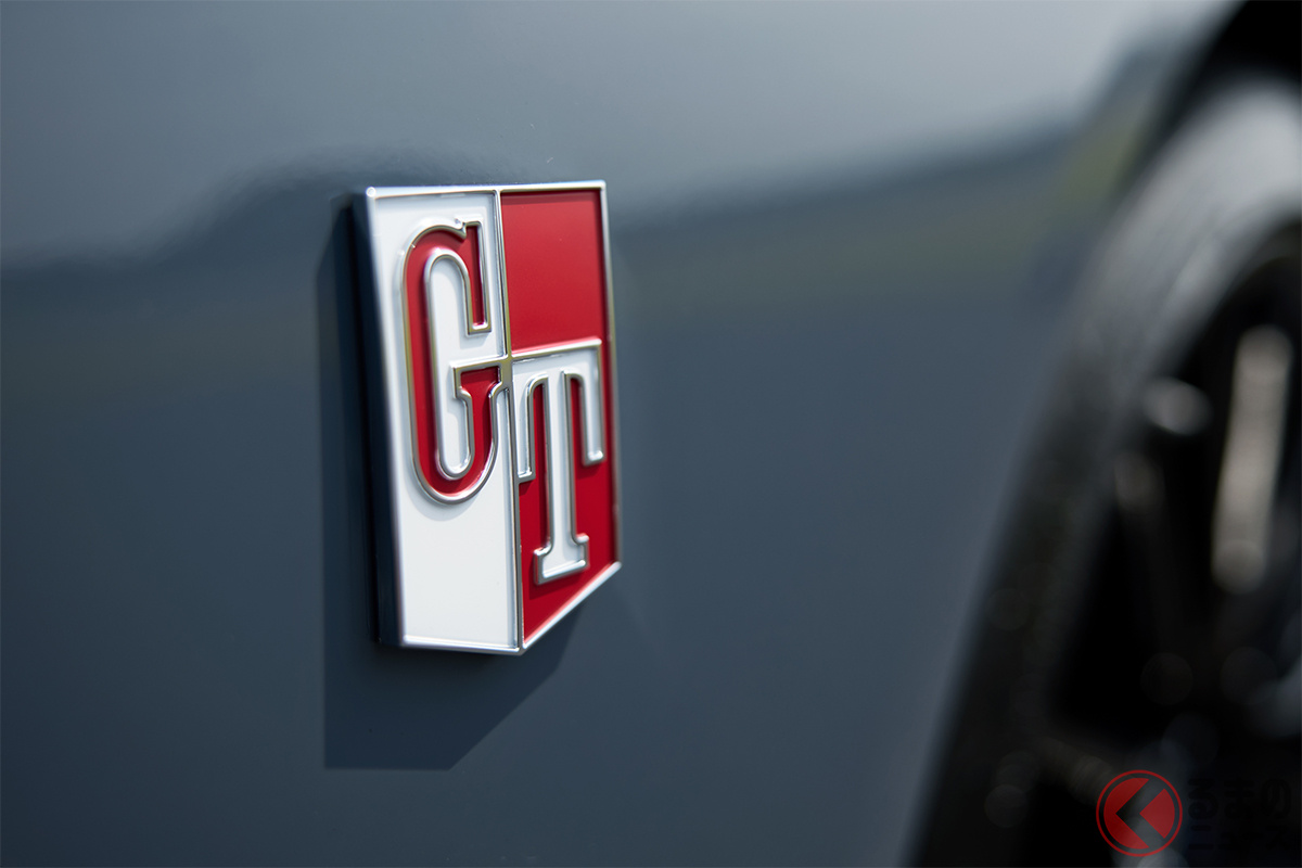 「スカイライン NISMO」に伝統の「赤バッジ」が復活!