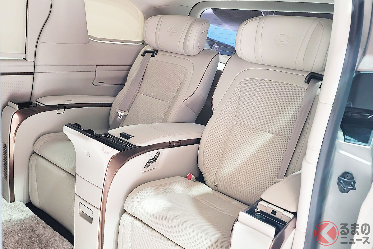 贅沢な4座の高級ミニバン「LM」