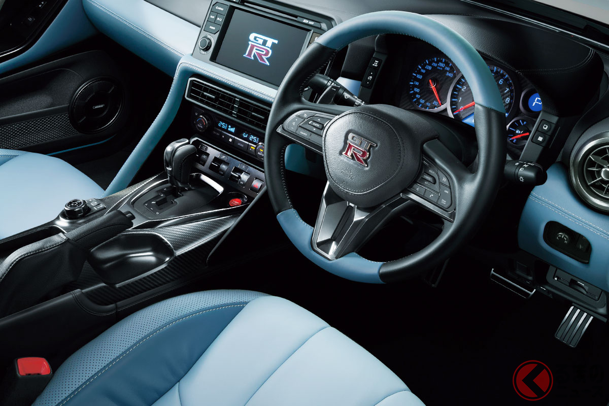 ブルーヘブン内装を新たに取り入れた「最後のGT-R(R35型)」