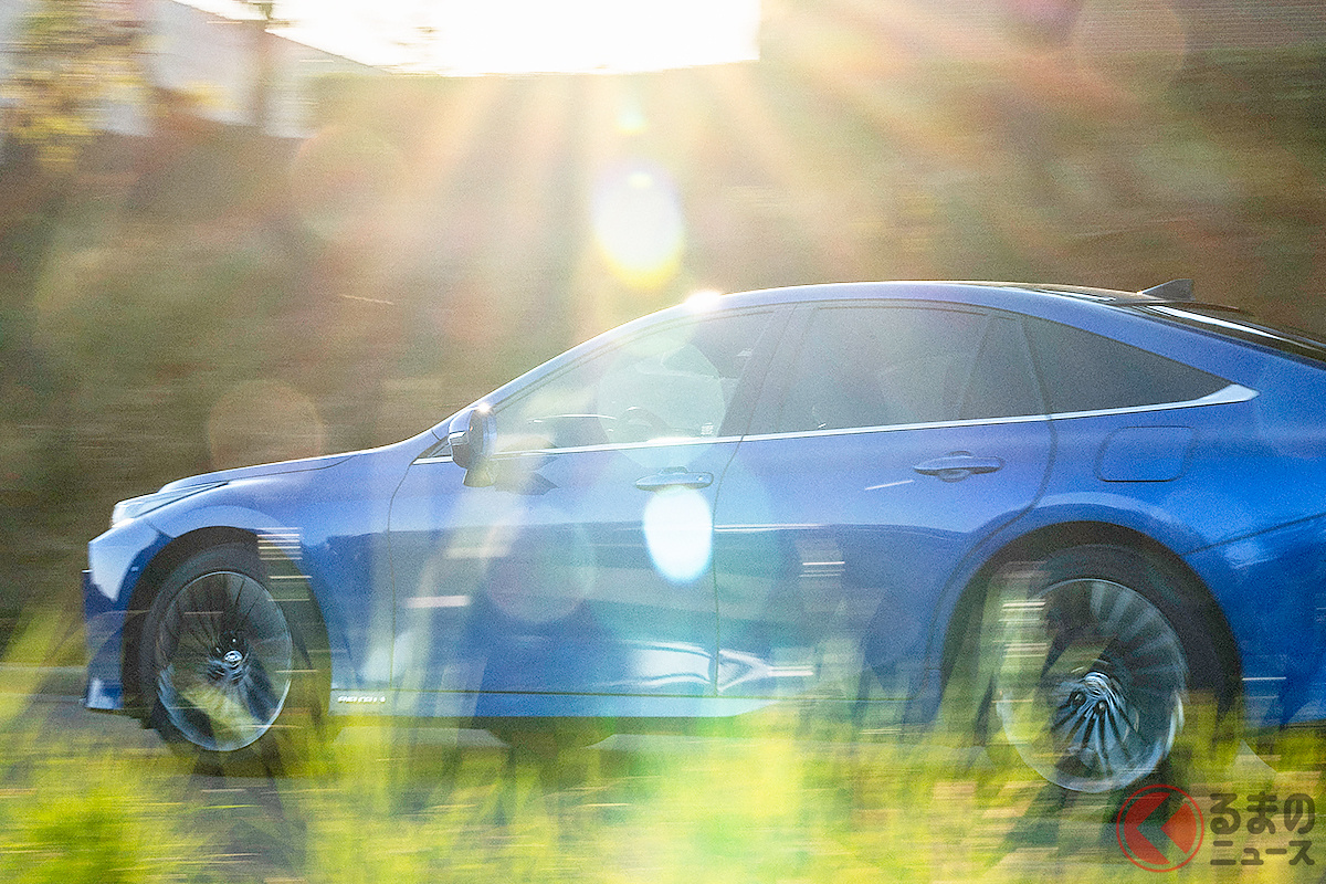 めちゃ精悍! トヨタ新型「MIRAI」