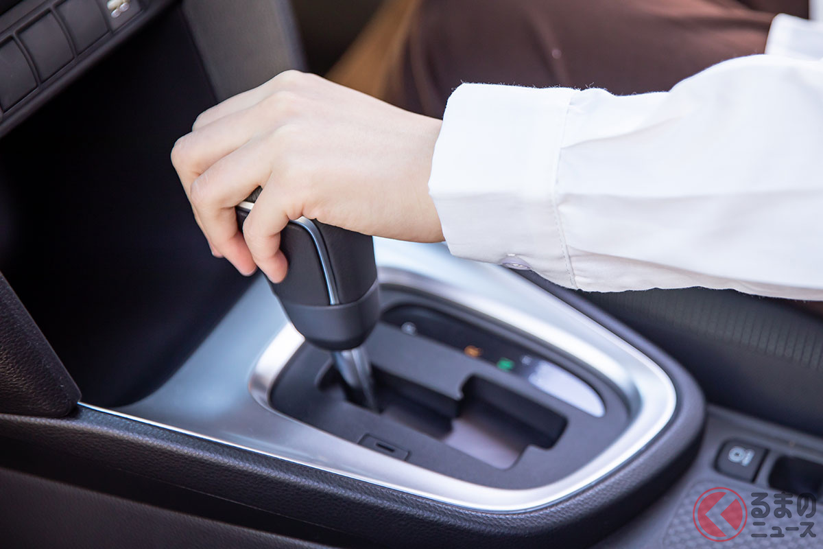 シフトダウンすることでエンジンブレーキがかかる