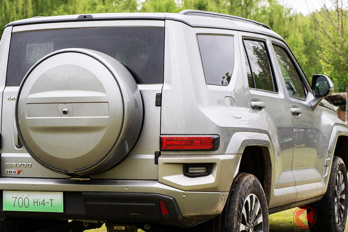 カクカクなデザインのSUV「タンク700」(撮影:加藤博人)