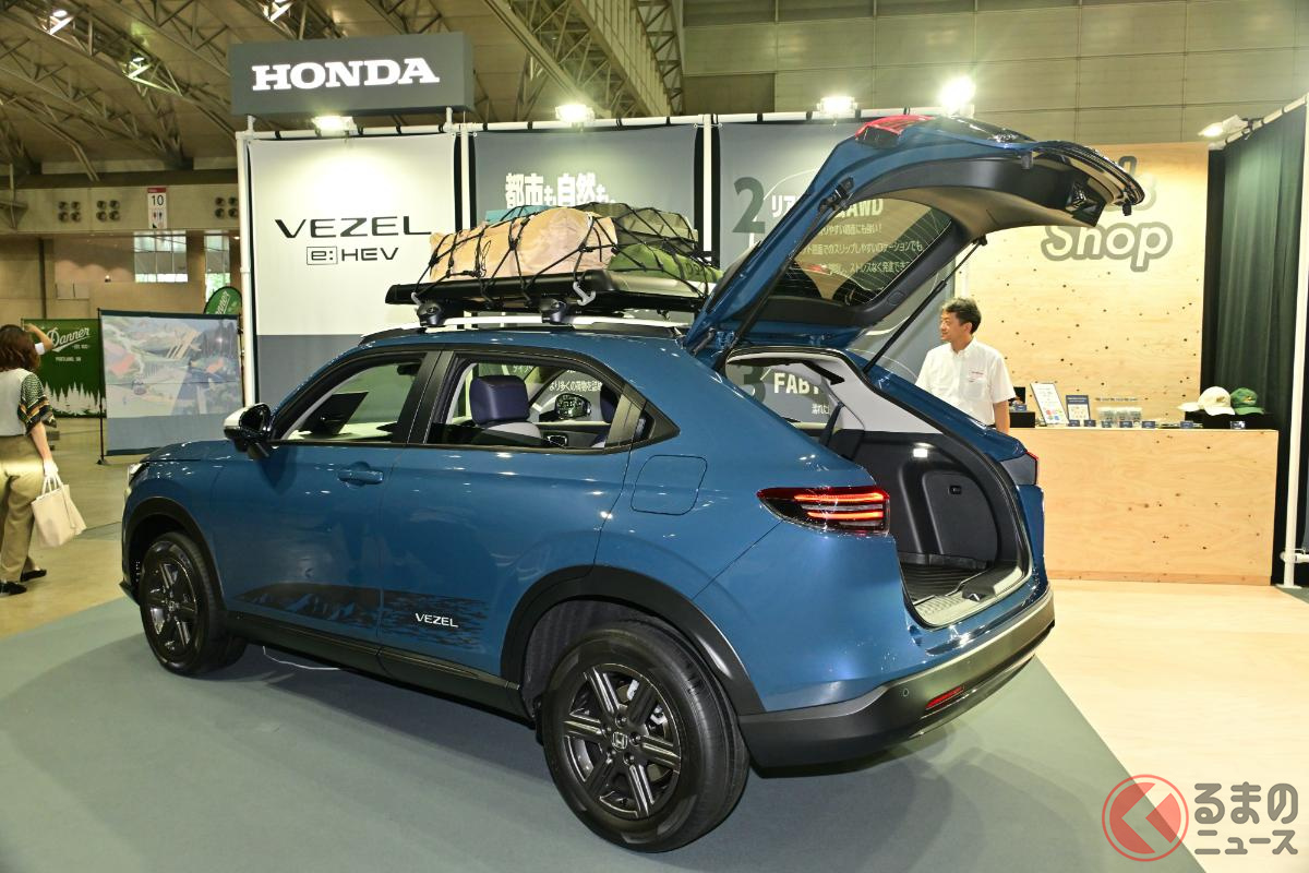 マイナーチェンジされたばかりの「ヴェゼルe:HEV X HuNTパッケージ」も展示