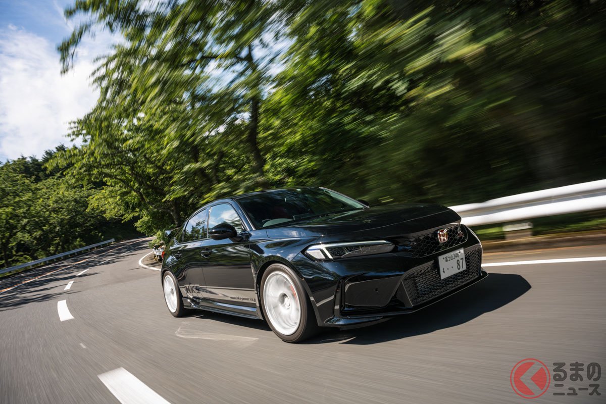 ホンダ「シビックタイプR」には「HIPERMAX R」を装着。筆者はノーマルよりもコントロールの幅や精度が高まっていると感じた