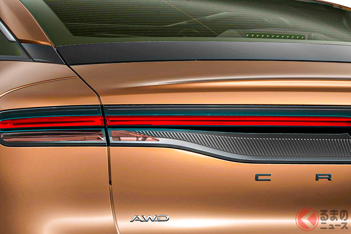 トヨタの新型「セダンSUV」!