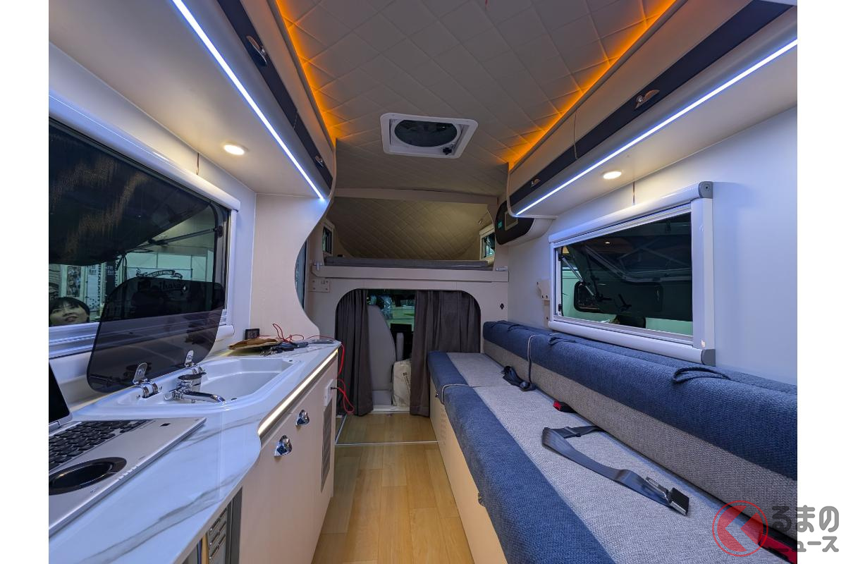 軽トラの車内とは思えない!