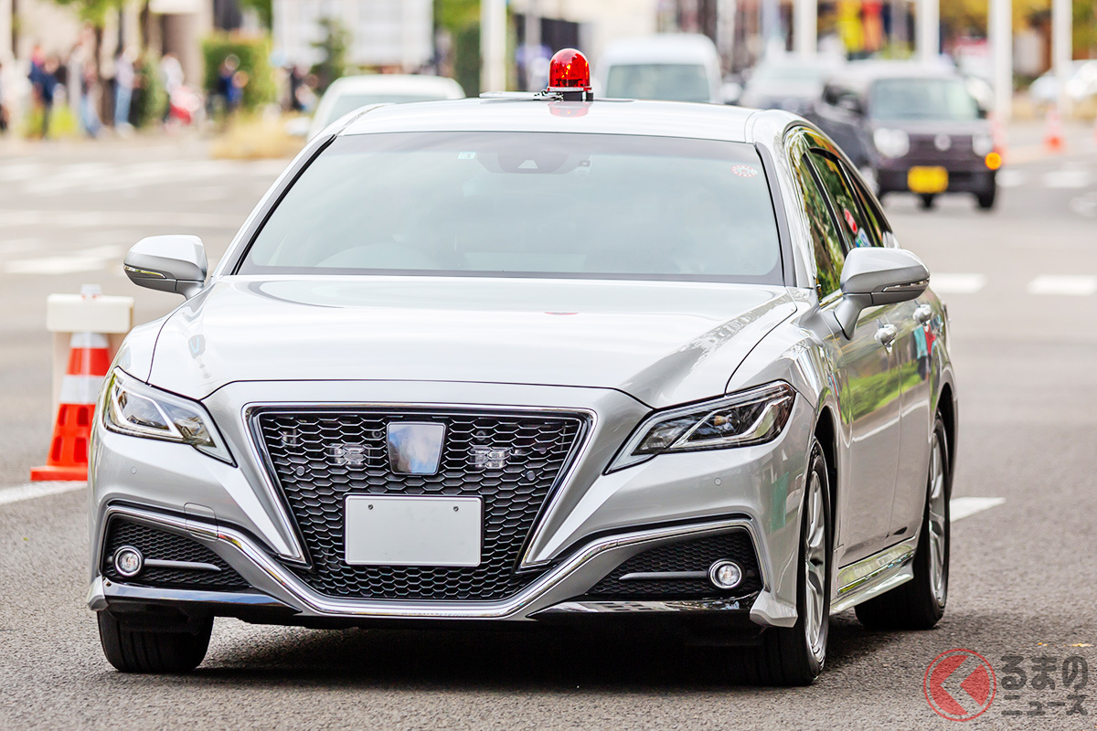 覆面パトカーといえばトヨタ「クラウン」が有名だが…