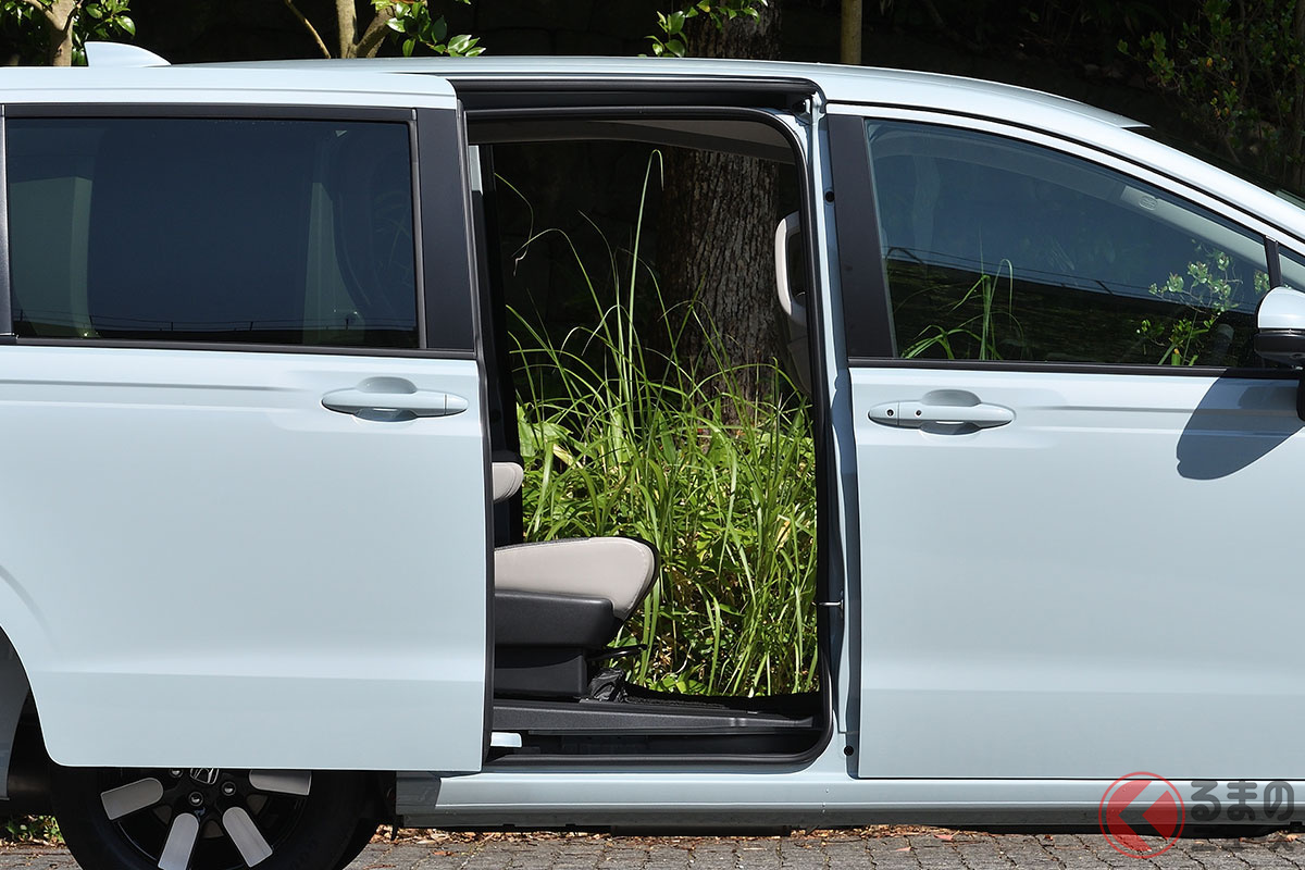 人気のコンパクトミニバン(新型フリード)