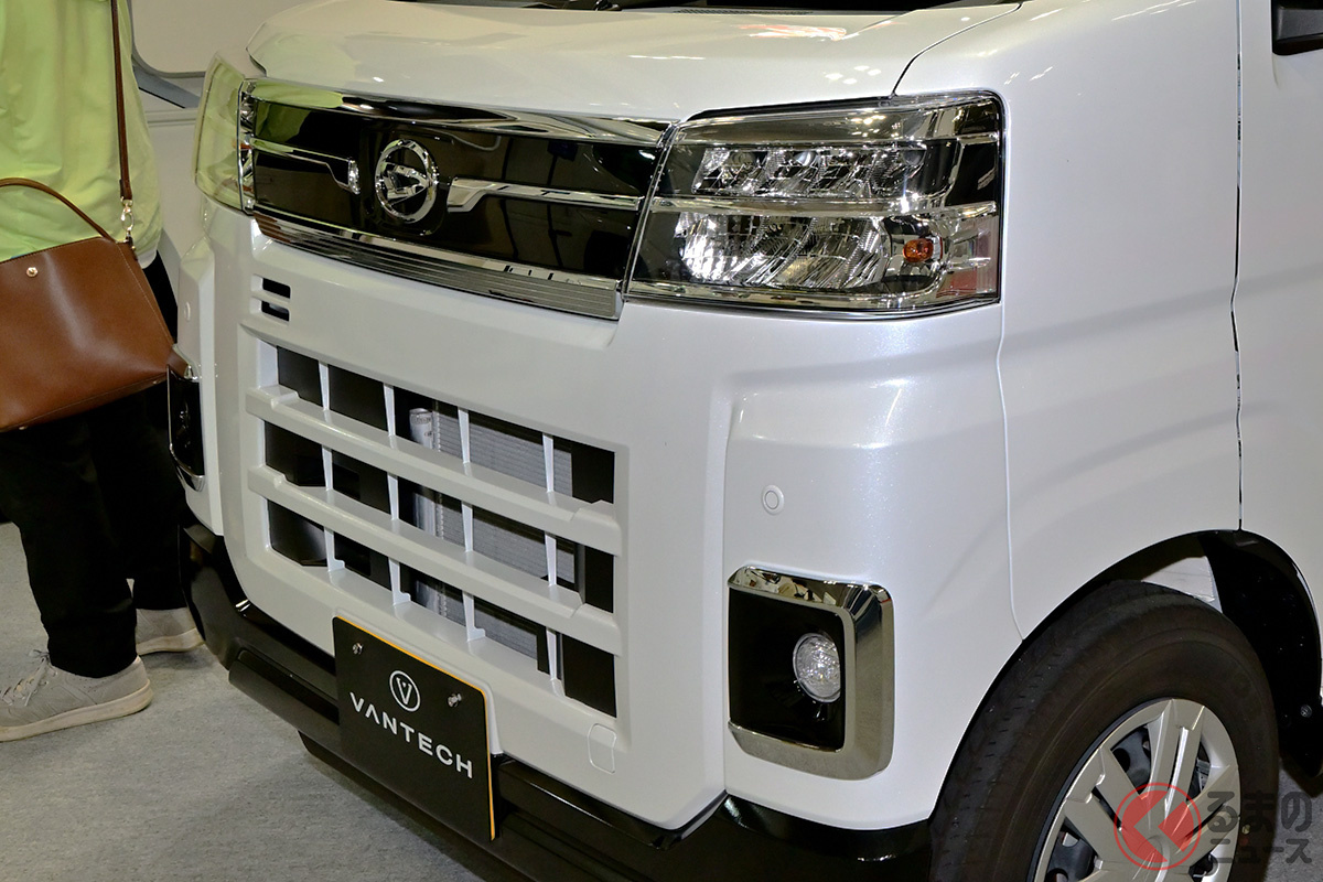 軽ボディに2段ベッド搭載!? 新型「Lunetta(ルネッタ)」初公開!(東京キャンピングカーショー2024)