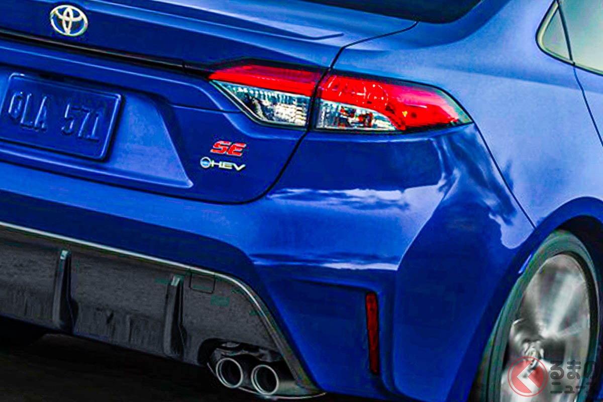 ちょっと大きい? トヨタ新「“4ドア”セダン」