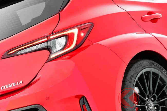 トヨタが新型「カローラ」初公開！ ド迫力デザイン＋「