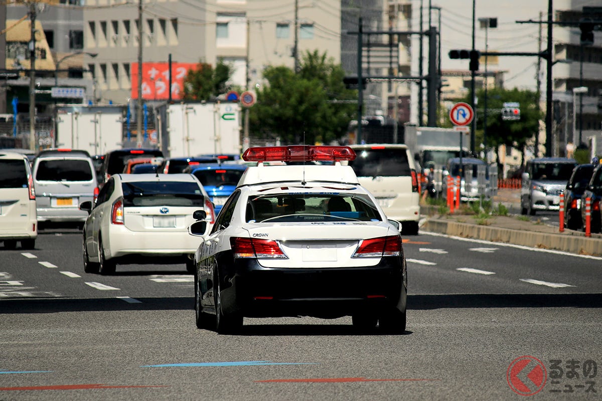 パトカーは追い越しても平気?(画像はイメージ)