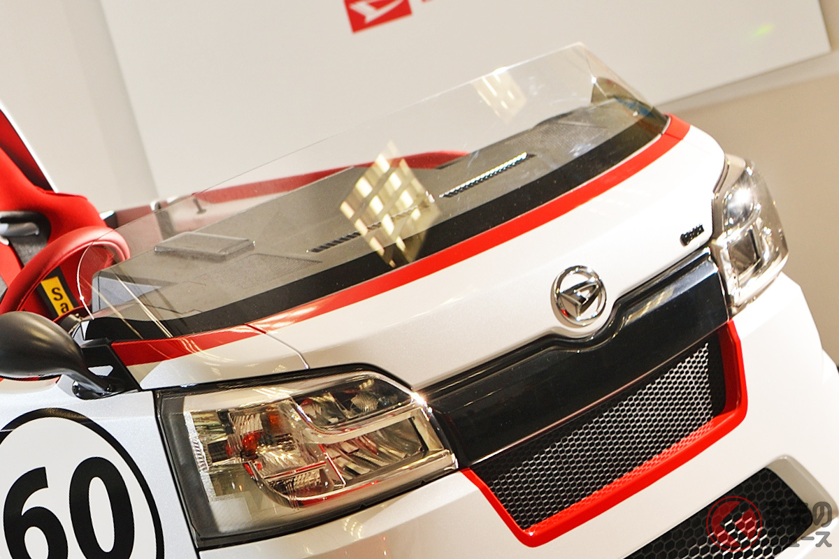 メーカー公式が「屋根切り」!? ものすごい「ハイゼットトラック」