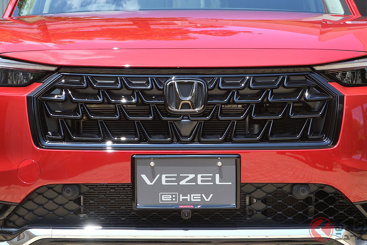 新型「ヴェゼル」立体的なフロントグリルが一番人気