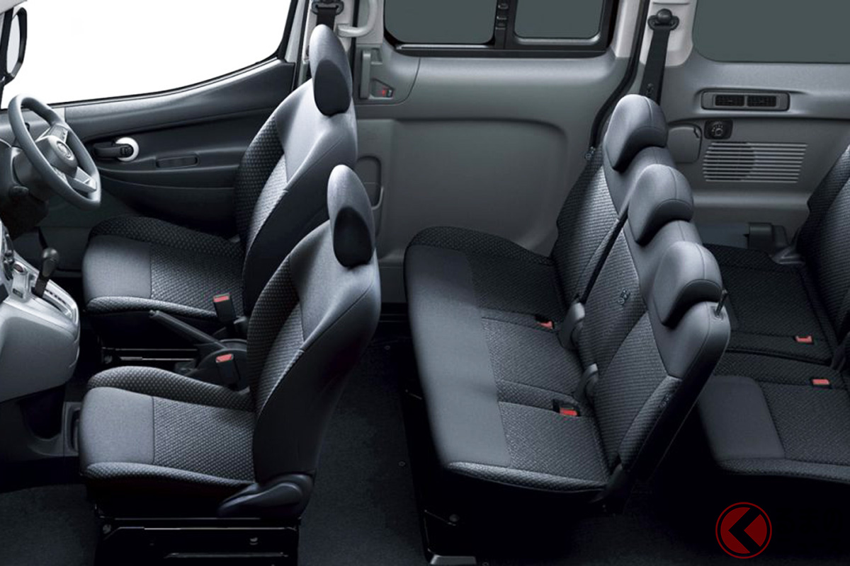 いま日産が日本市場で展開するコンパクトミニバンに近いのは商用車の「NV200バネット(ワゴンの5人乗り/7人乗り)」