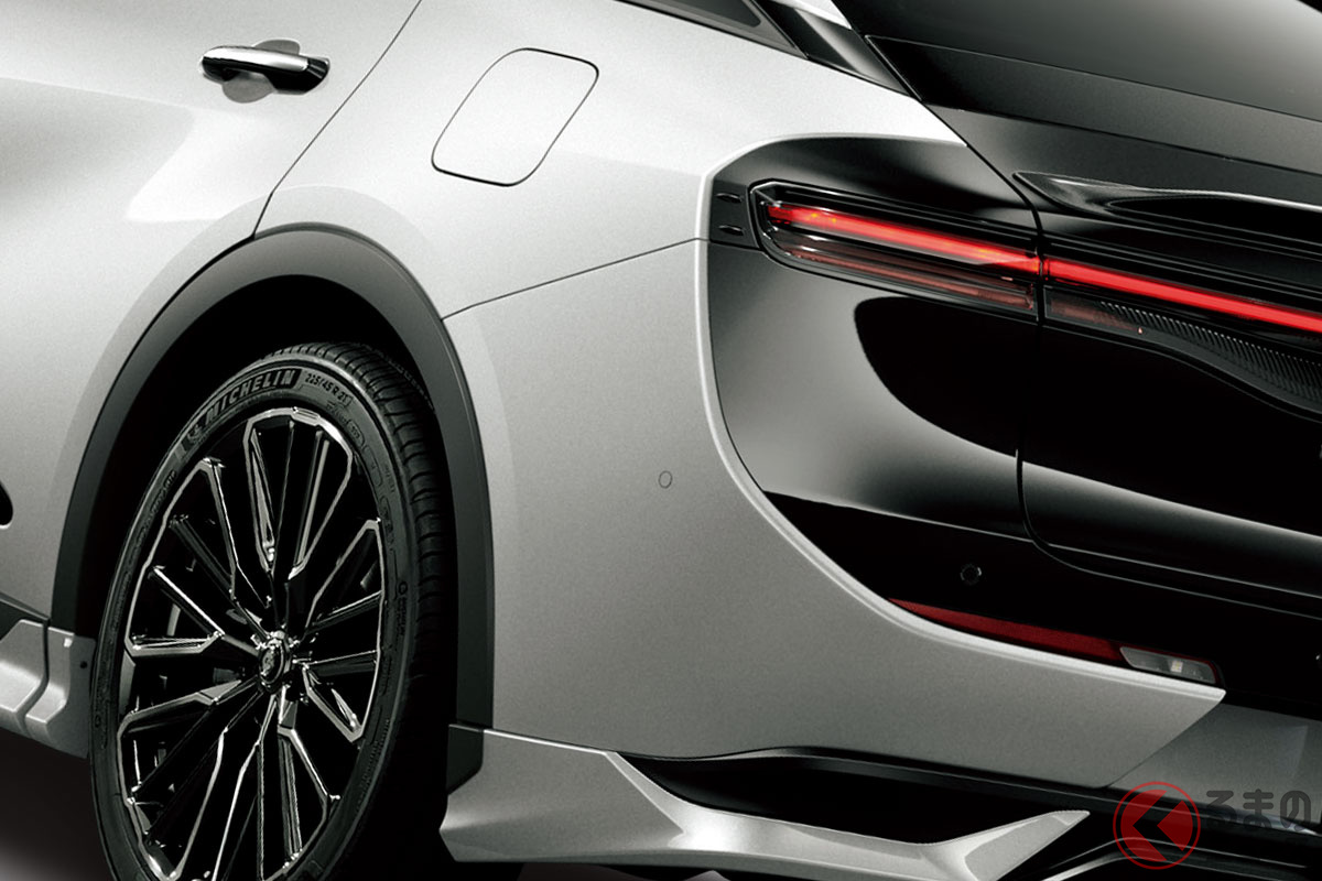 GRパーツでカスタムしたトヨタ新型「クラウン クロスオーバー」