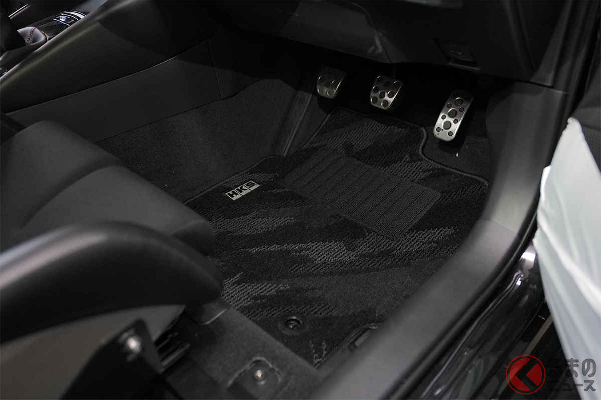 トヨタ GR COROLLA(GZEA14H)用の「FLOOR MATS GZEA14H FULL SET OCT RHD」