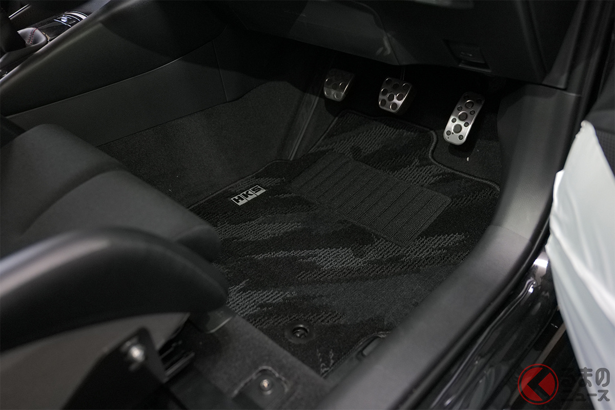 トヨタ GR COROLLA（GZEA14H）用の「FLOOR MATS GZEA14H FULL SET OCT RHD」