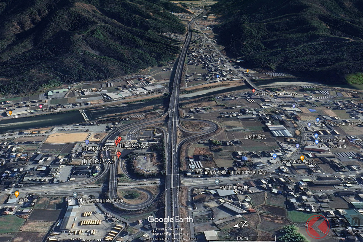 中国道山崎ICから神戸方面を望む(画像:Google Earth)。