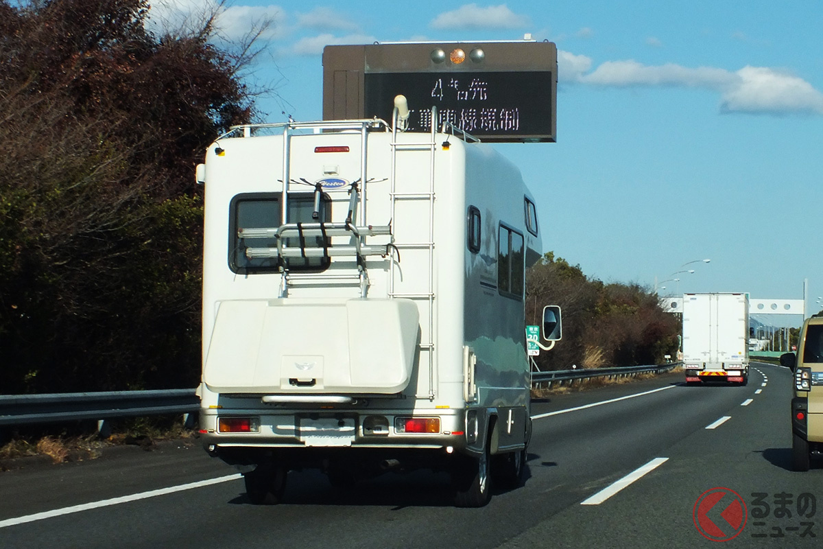 キャンピングカーは普段乗っている乗用車とは運転感覚が異なることに注意！（画像はイメージ）