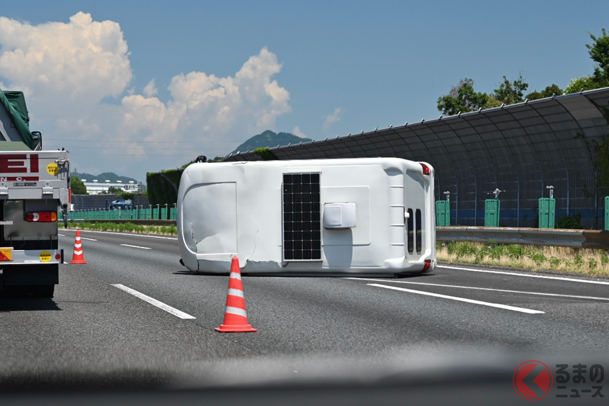 度々発生するキャンピングカーの横転事故はなぜ起こるのか?(画像はイメージ)