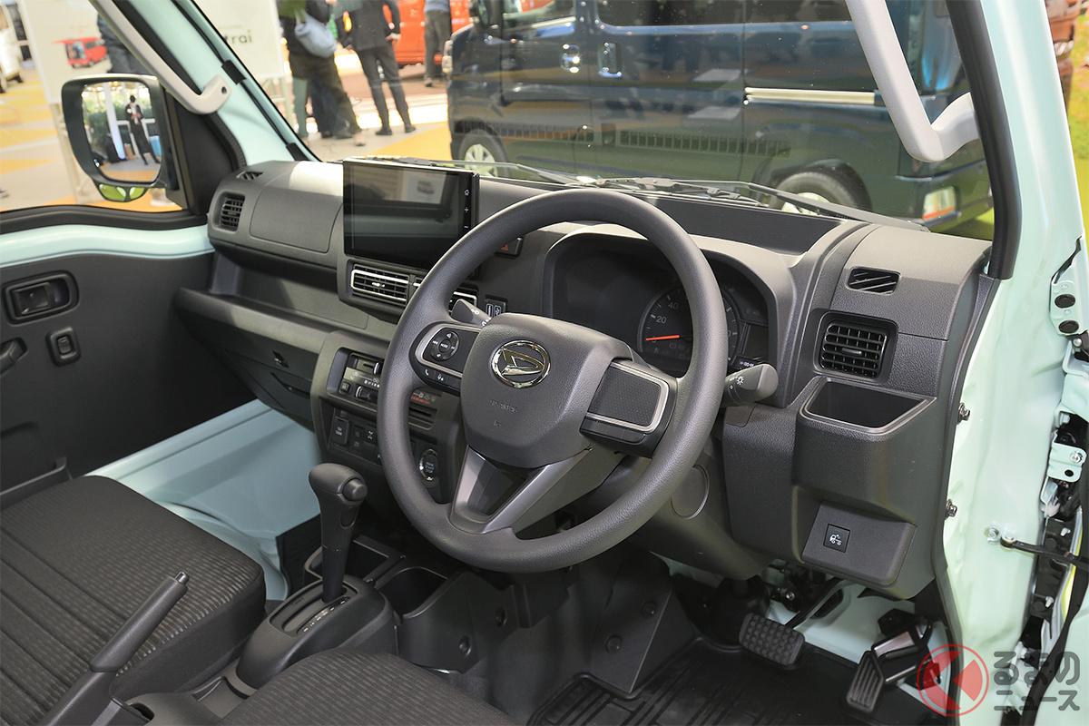 上級仕様ならディスプレイオーディオなどの快適装備も充実! ボディカラーの選択肢も多く用意されています