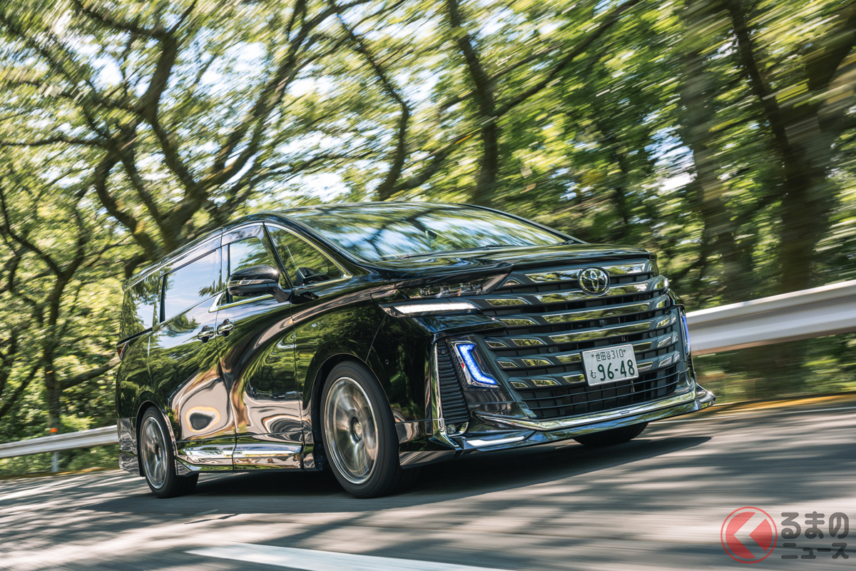 この「沈むけど粘る」乗り味は現行型のレクサス「LM」にかなり近いぞ!