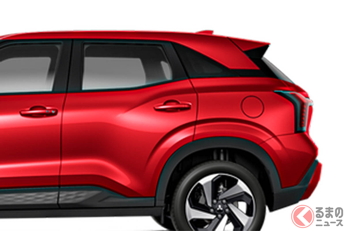 これが新型「アウトランダー”スポーツ”」!