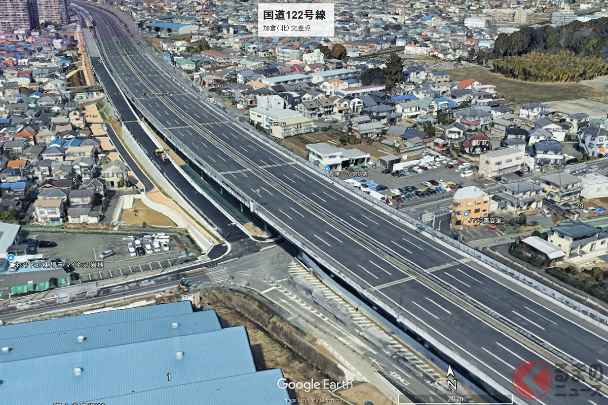 バイパス開通部の岩槻区加倉（北）交差点（画像：Google Earth）。