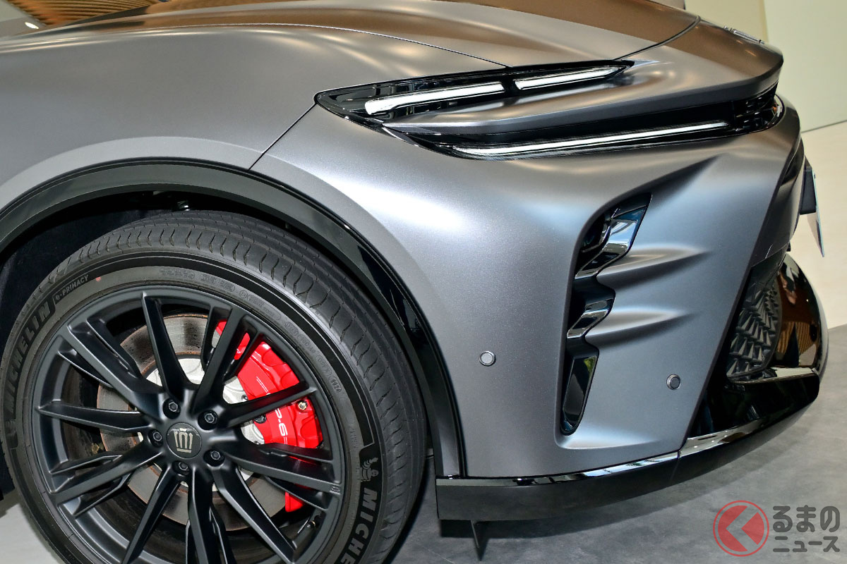 マットメタルがカッコいい「クラウンスポーツ」登場