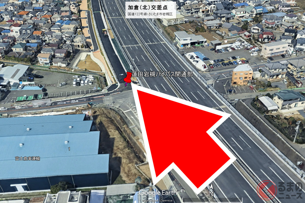 バイパス開通部の岩槻区加倉（北）交差点（画像：Google Earth）。