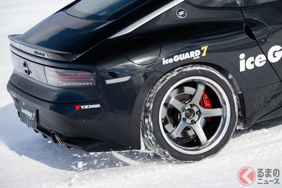 「iceGUARD 7」を履いた日産「フェアレディZ」