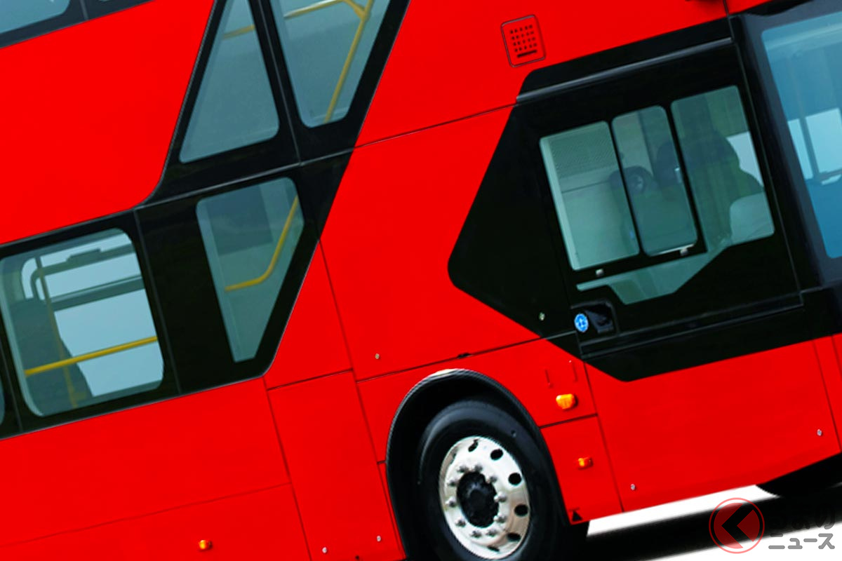 90人乗れる! 2階建ての「新型車」を初公開!