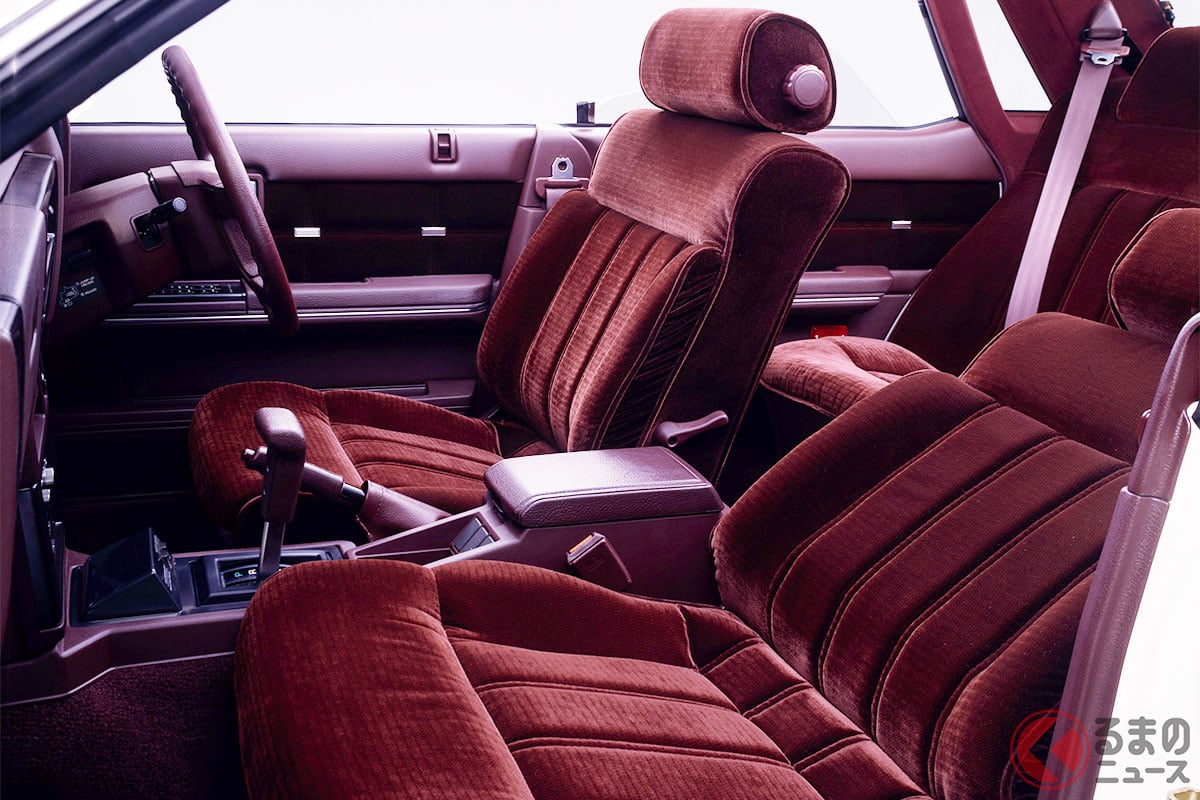 ハイソカーに採用された「ふかふかシート」(日産「ローレル」)