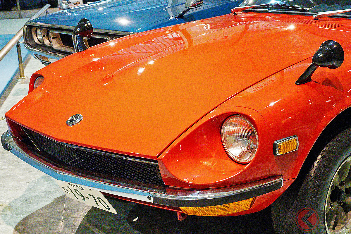 鮮やかなボディカラーはZ432専用の「グランプリオレンジ」!