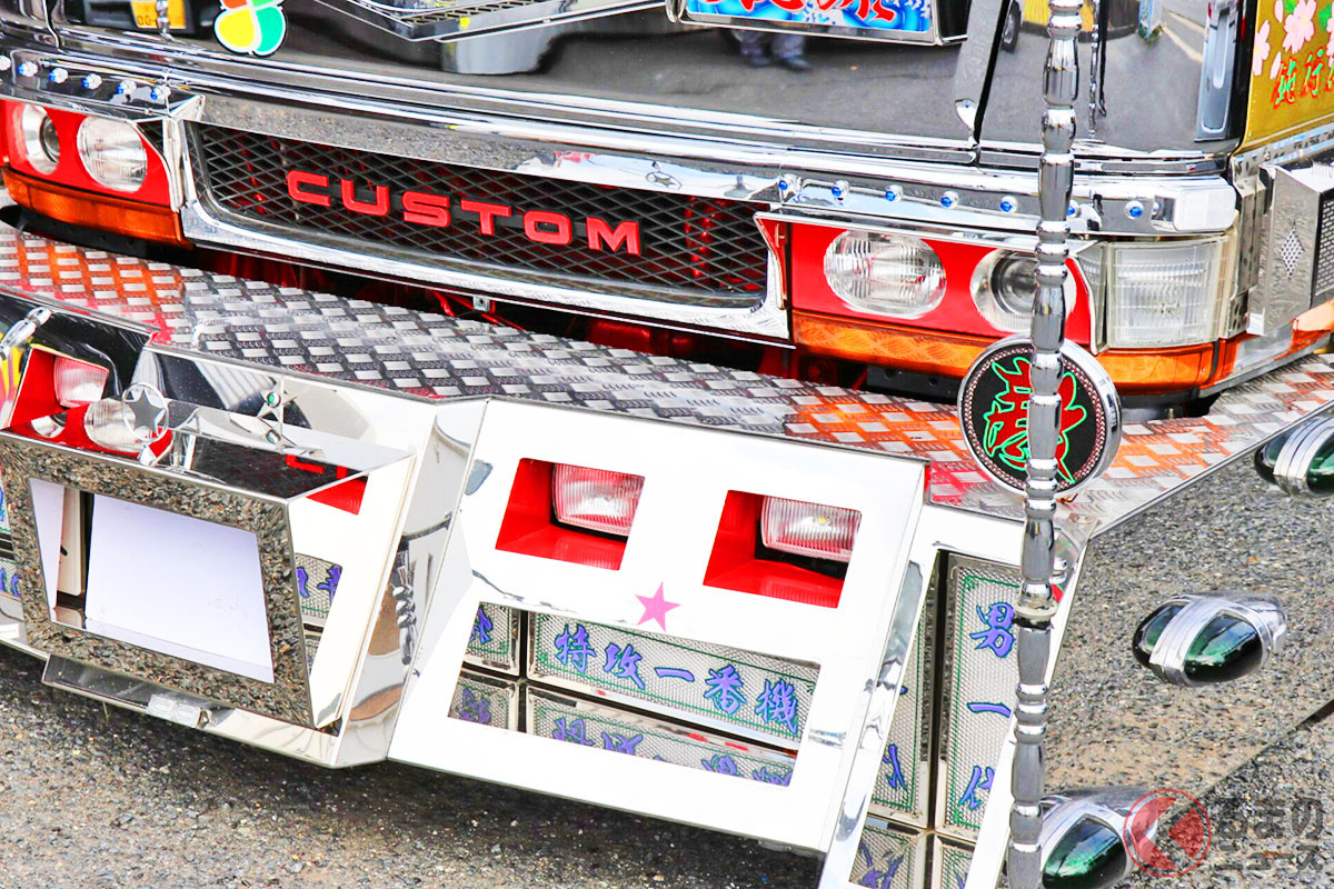 三菱「キャンター」デコトラ仕様(画像提供:オートショップLAVANCE)