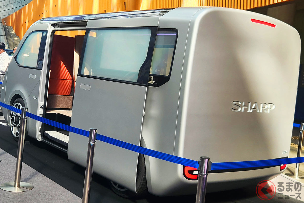 シャープ初となるEVミニバン「LDK+」世界初公開!