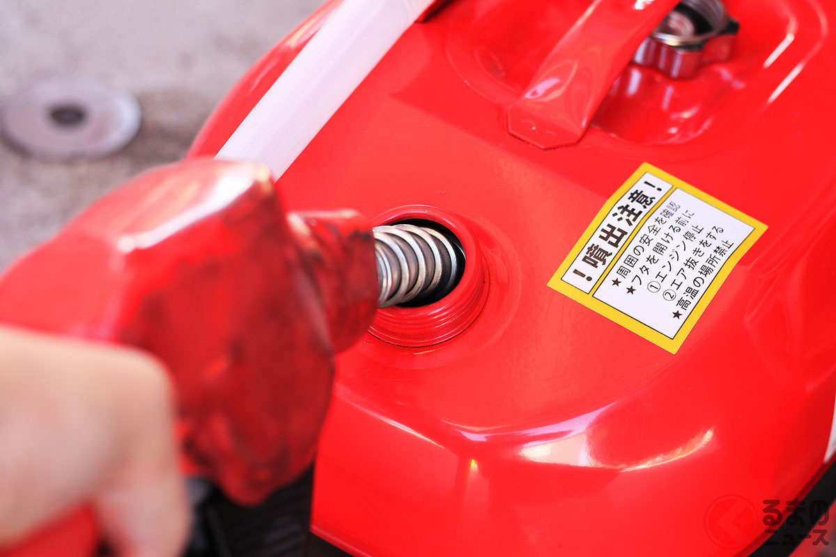 もしもガソリンを携行缶に入れる時には要注意!