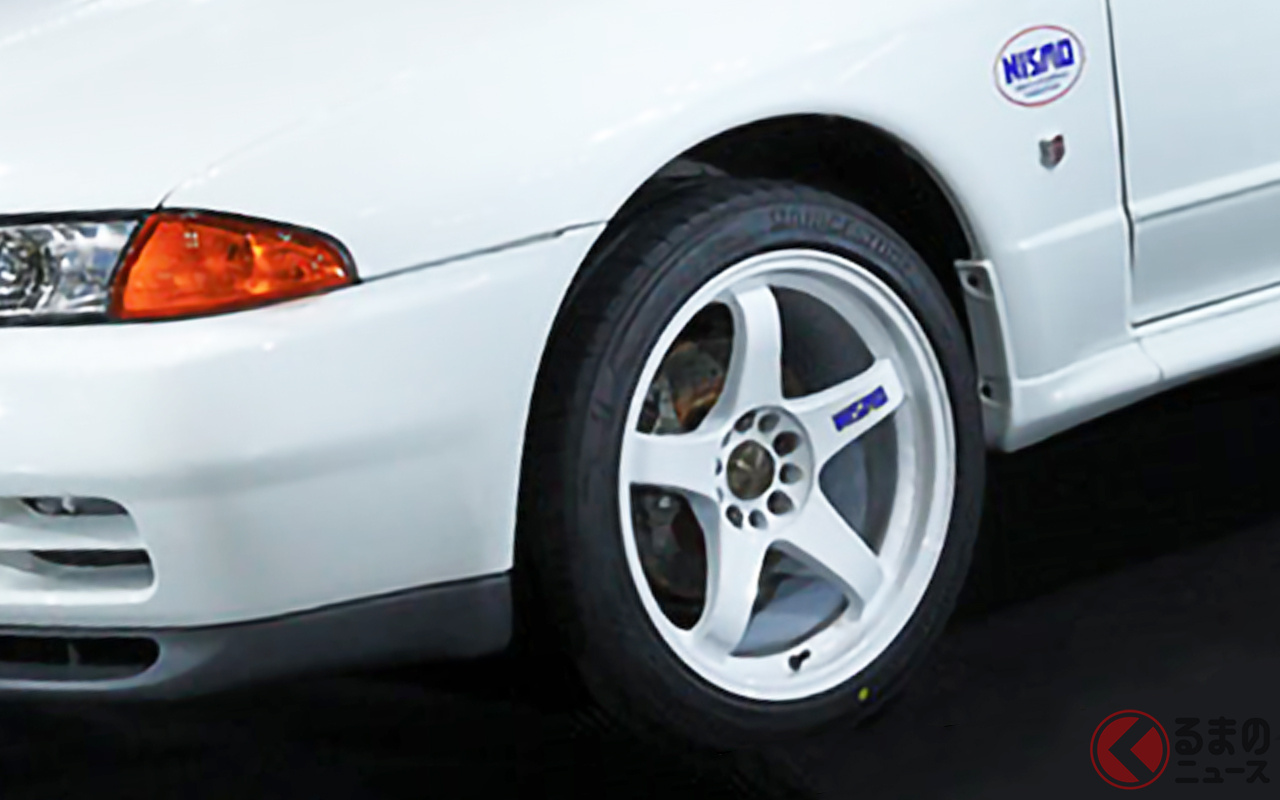 「NISMO 40th PARTS」を装着した「スカイラインGT-R(BNR32型)」がカッコイイ!