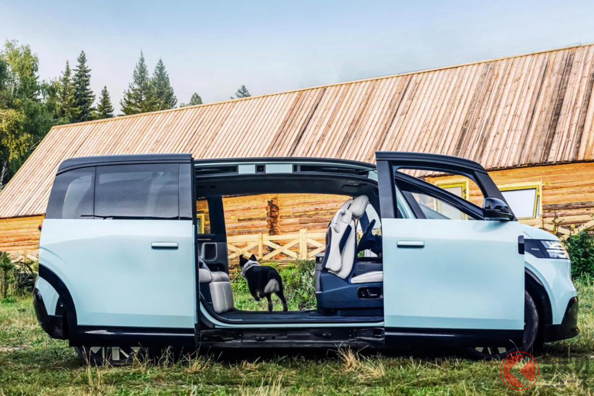 量産車初となるダブルスライドドアを採用した「画期的ミニバン」に反響集まる!