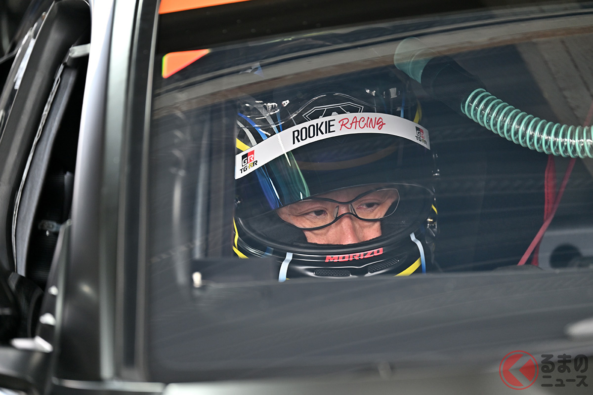 モリゾウ選手(トヨタの豊田章男会長)は「課題は多いけども、運転は楽しい」と語る(撮影:雪岡直樹)