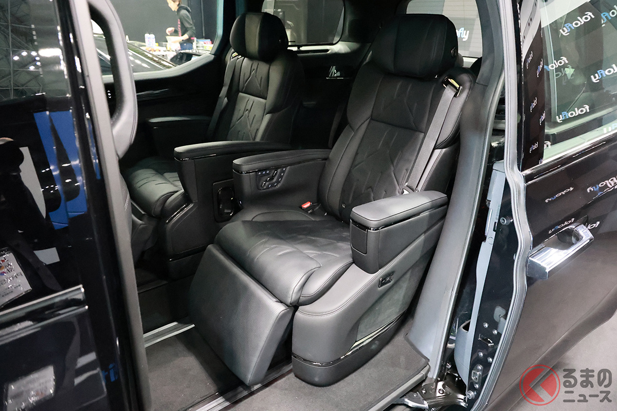 ZEEKR「009」の2列目座席