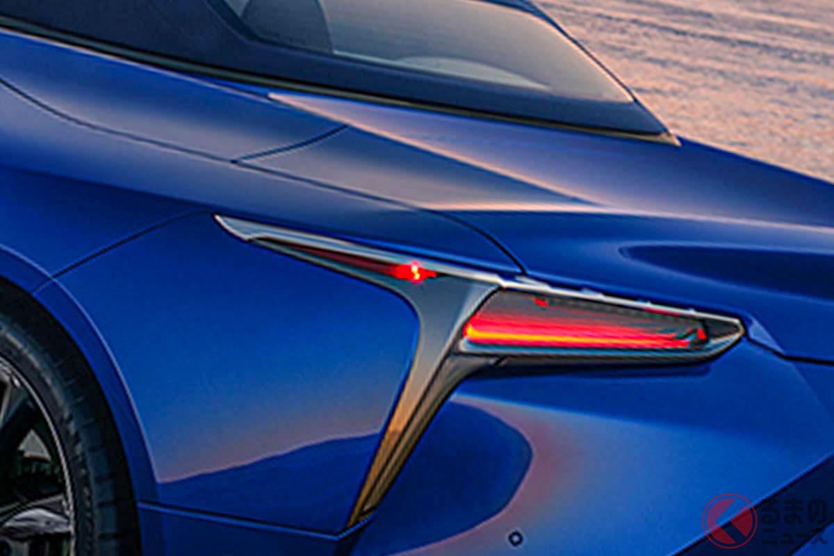 レクサスの「V8オープンカー」!