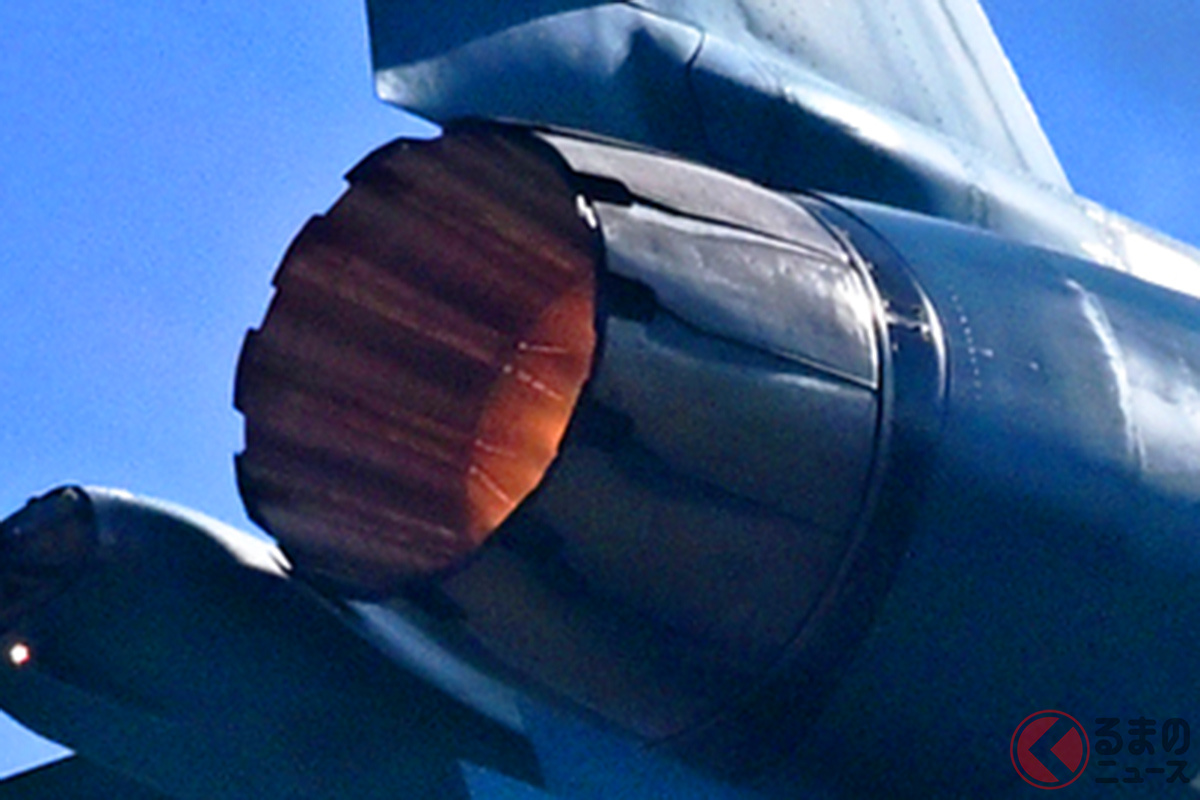 SUPER GT 第8戦 MOTEGI GTに出演した F-2戦闘機のエンジン(航空自衛隊松島基地第4航空団所属)