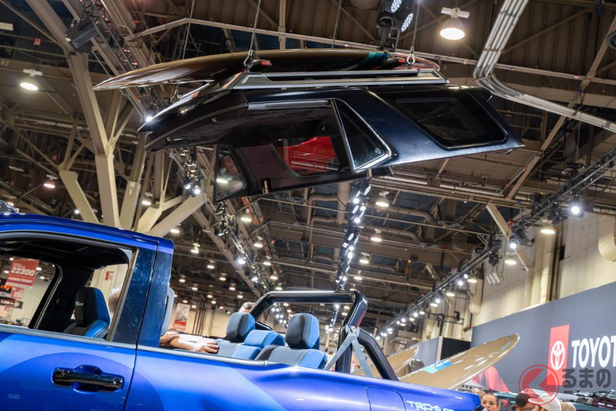 脱着式ルーフが飛んでいる!? (現地撮影:加藤博人)