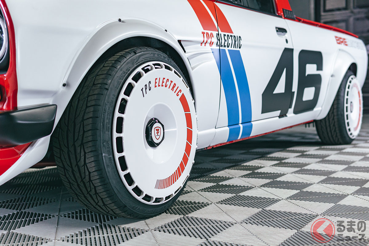 旧車スタイルを維持しながら足回りやパワートレインは全面刷新!