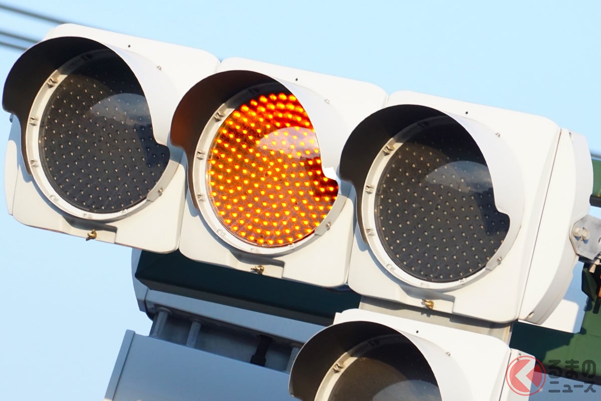 あなたはちゃんと黄色の点滅信号の意味を理解してますか?